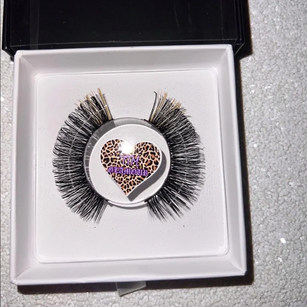 Faux mink eyelashes “creamsicle” - Picture 4 of 9